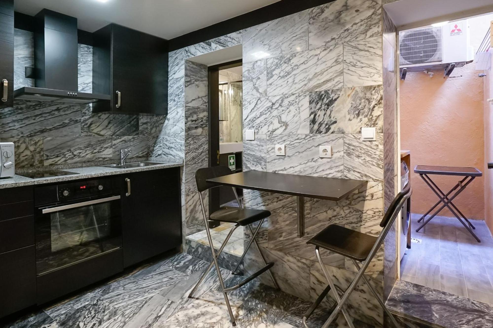 Cosmopolitan Chiado Apartment By Lovelystay 리스본 외부 사진