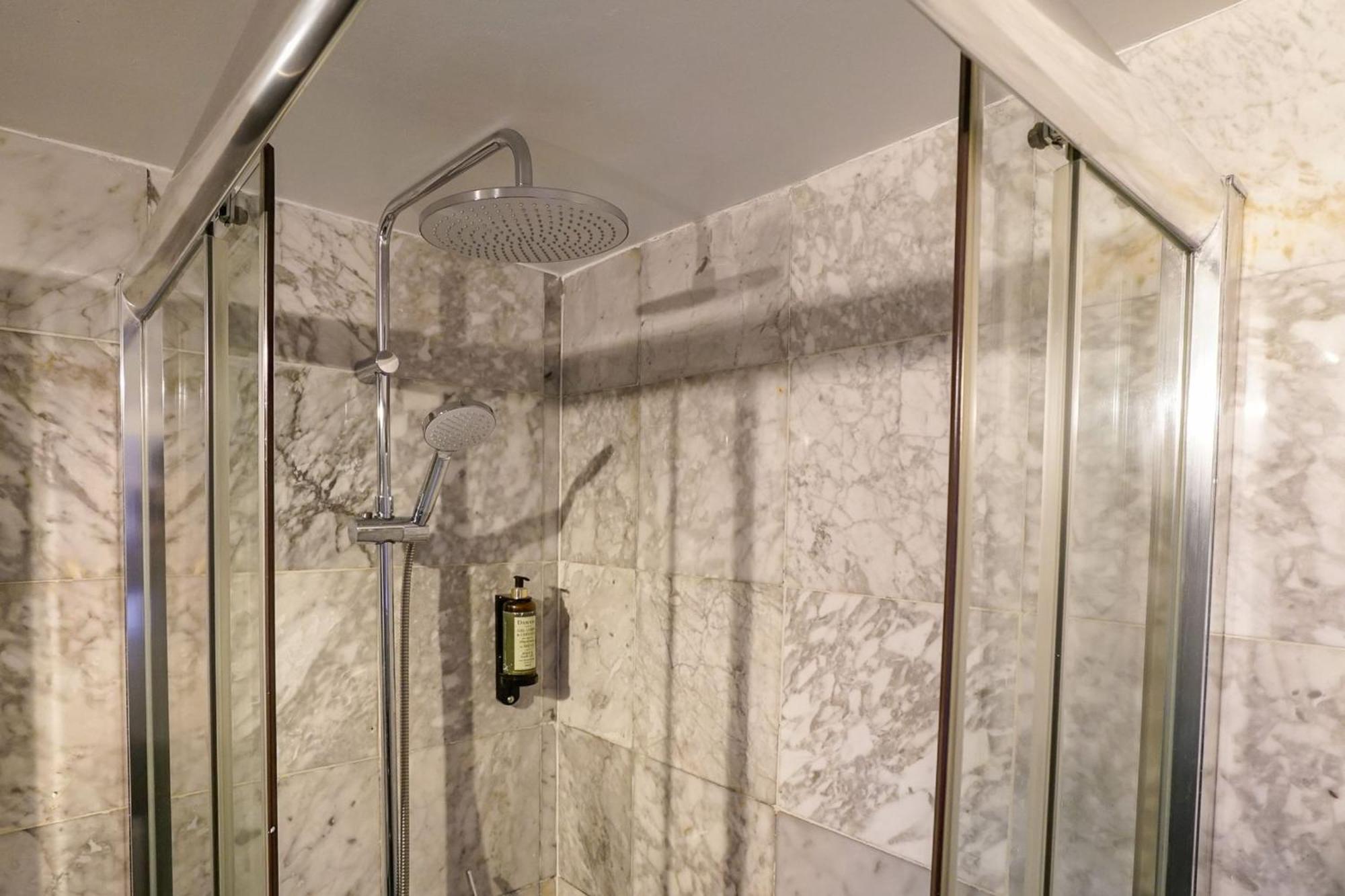 Cosmopolitan Chiado Apartment By Lovelystay 리스본 외부 사진
